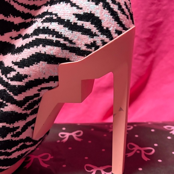 Kenzo X H&M Zebra Heeled Boots - Picture 4 of 7